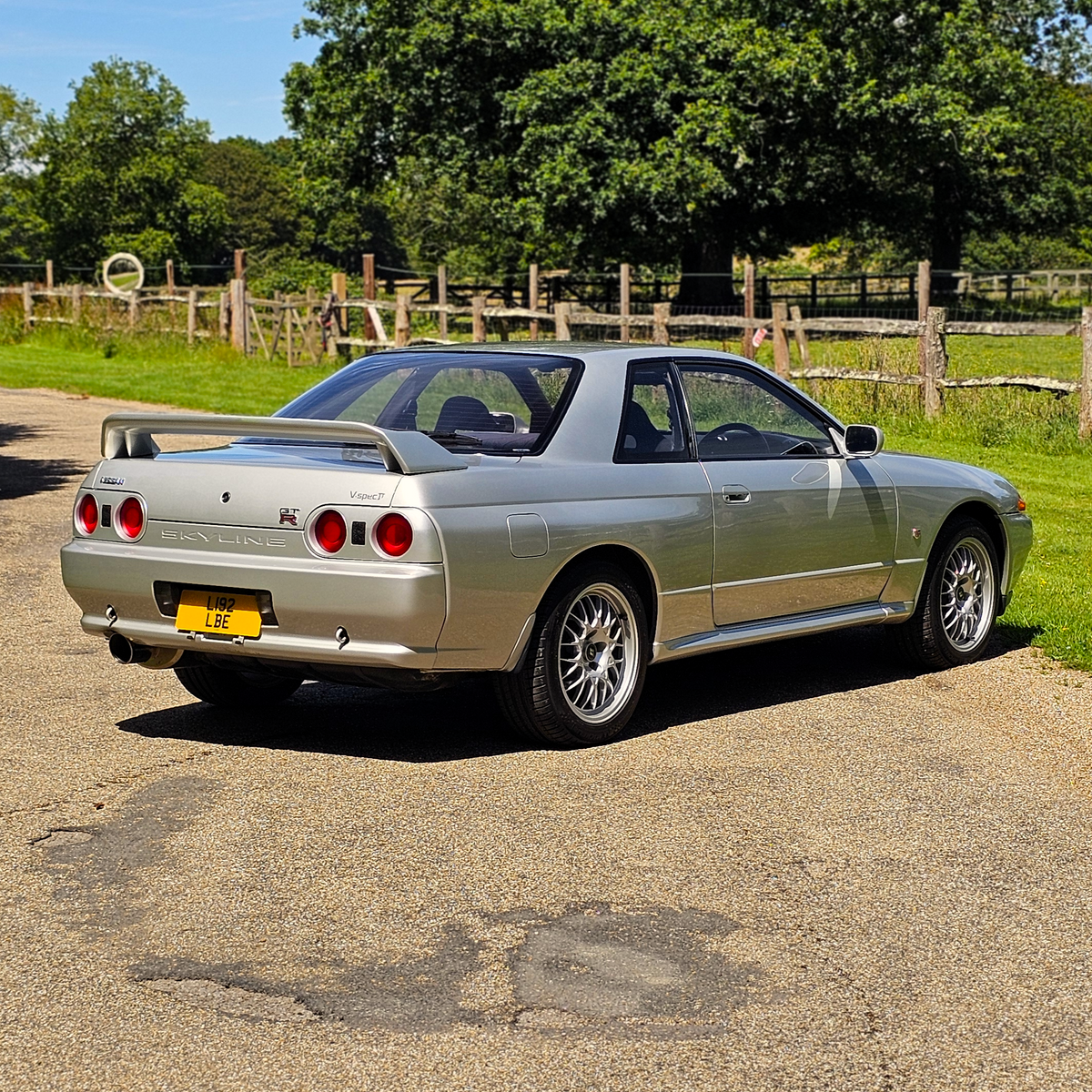 NISSAN SKYLINE R32 GT-R V-SPEC II RB26DETT MANUAL – MONKY LONDON